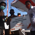 Seremoni penyerahan bantuan KUR Bank BNI pada petani di Bangka Belitung. foto: Humas Bank BNI