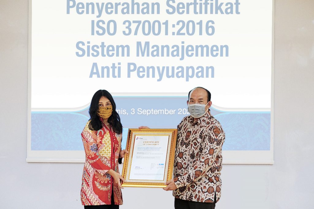 Komitmen Cegah segala Bentuk Suap, Peruri Terima Sertifikat SMAP ISO