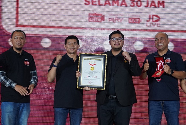 Telkomsel Official Store Raih Penghargaan MURI untuk Operator Seluler