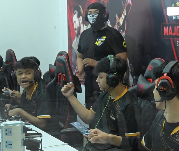 Kagendra, tim esports yang merupakan bagian dari ekosistem Dunia Games Telkomsel, akan mewakili Indonesia di Call of Duty Mobile (CODM) World Championship 2023 Stage 5 di games expo DreamHack 2023 Atlanta, Amerika Serikat, 15-17 Desember 2023. Foto: humas Telkomsel