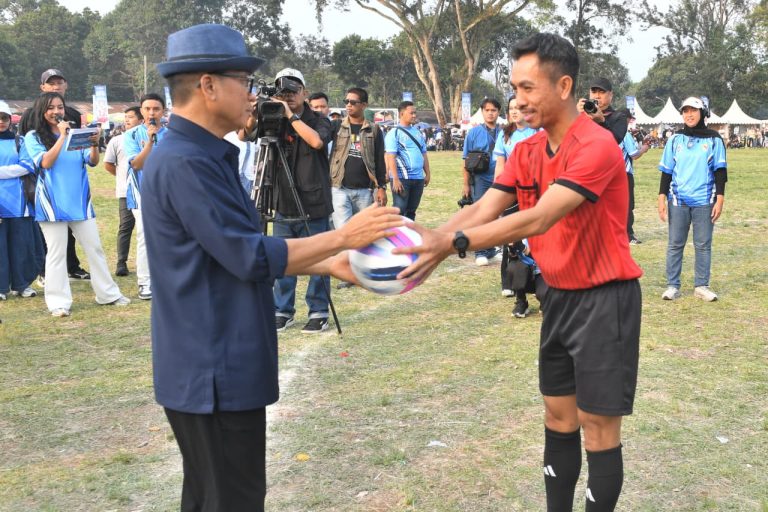 Peraturan Ketat, Mendes Yandri Pastikan Pemain Liga Desa Asli dari Desa